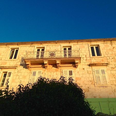 Апартаменты Palazzo Di Toma Милна Экстерьер фото